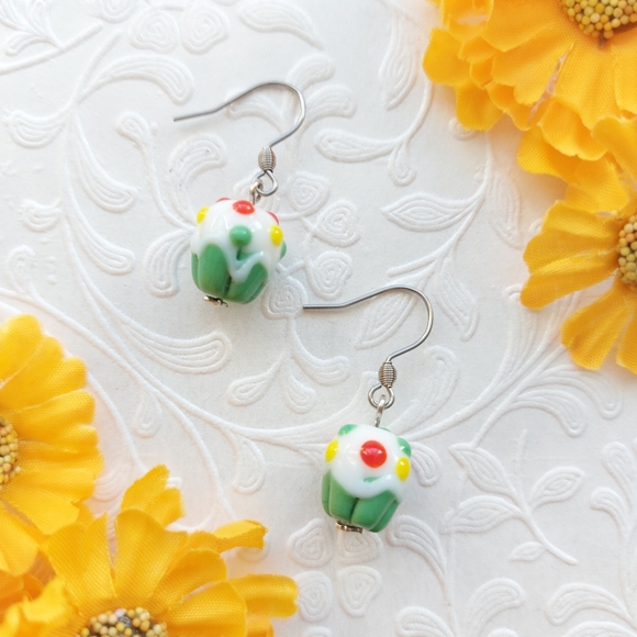 Cute and colorful glass cupcake earrings - Picture 4 of 7